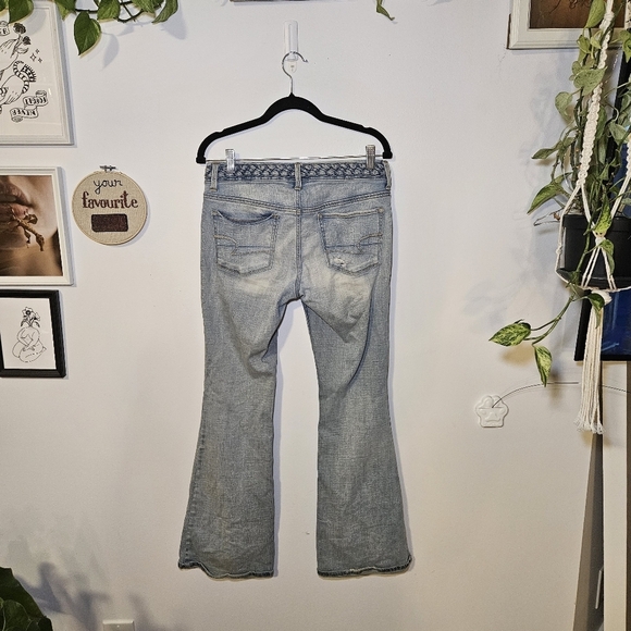 American Eagle Boho Artist Low-Rise Distressed Blue Jeans - Picture 2 of 9